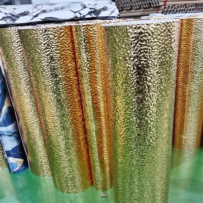 3D isekleepuvad seinakleebised